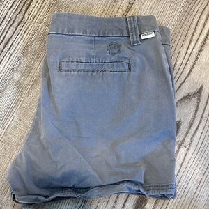 Magellan Outdoors Gray Women's Shorts